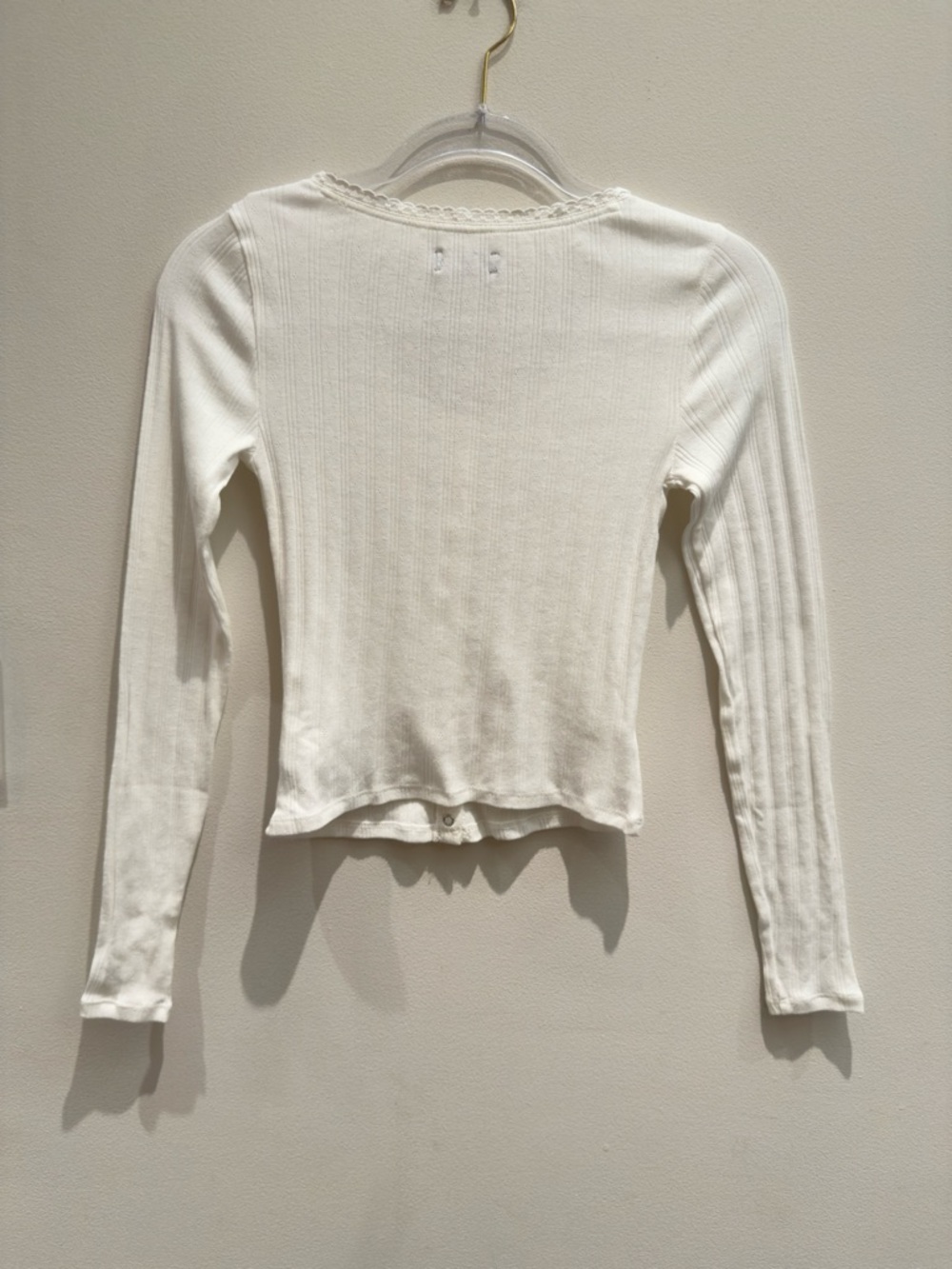 NWT- GAP Long Sleeve Pointelle Crop White  Snap Button Cardigan Size XS Women’s - Picture 3 of 9
